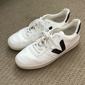 Veja Men’s sneakers size US 13/EU48